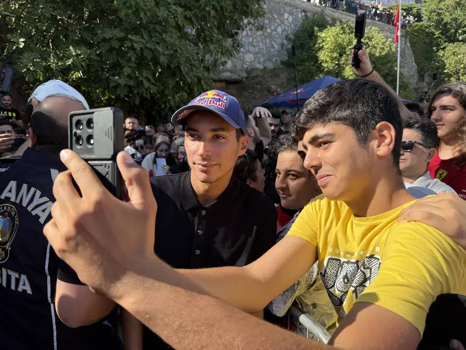 Şampiyon Toprak Razgatlıoğlu'nu Alanya'da Binler Karşıladı 15